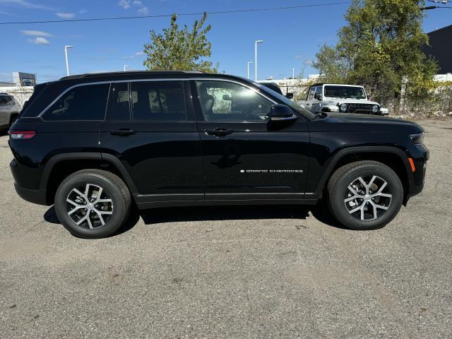 new 2025 Jeep Grand Cherokee car, priced at $46,543