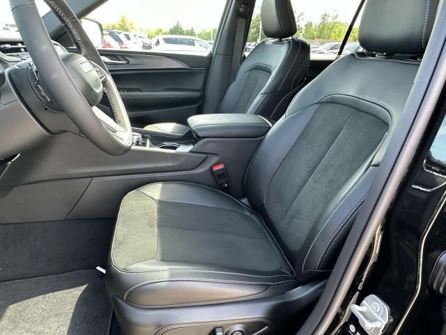 new 2025 Jeep Grand Cherokee L car, priced at $49,023