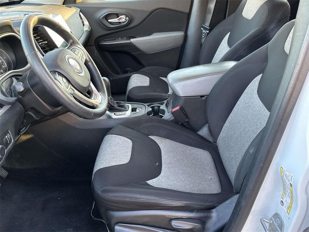 used 2014 Jeep Cherokee car, priced at $9,995