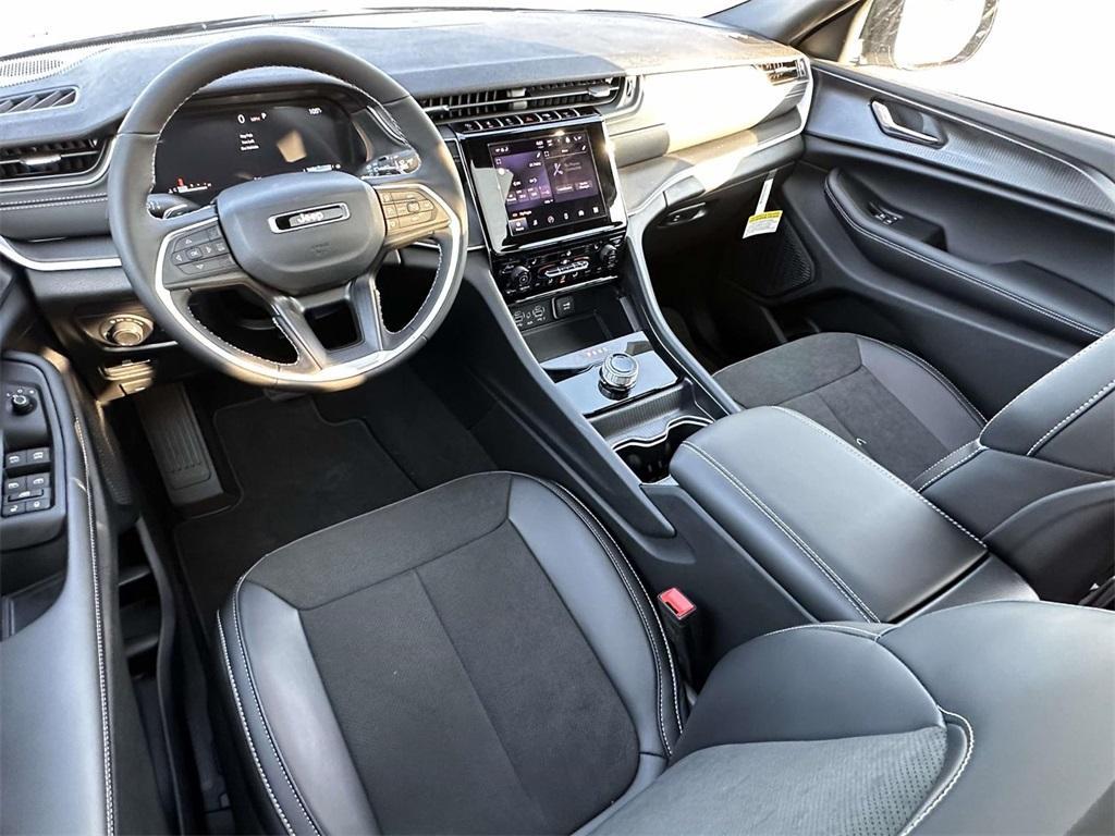 new 2025 Jeep Grand Cherokee car, priced at $47,188