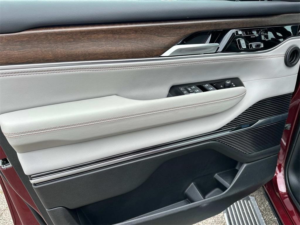 new 2025 Jeep Grand Wagoneer car, priced at $84,327