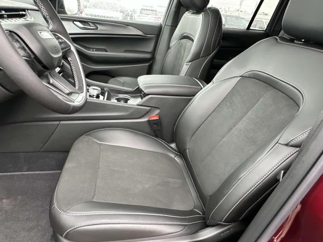 new 2025 Jeep Grand Cherokee car, priced at $47,063
