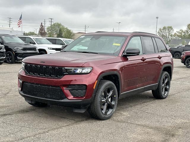 new 2025 Jeep Grand Cherokee car, priced at $47,063