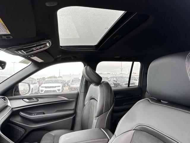new 2025 Jeep Grand Cherokee car, priced at $47,063