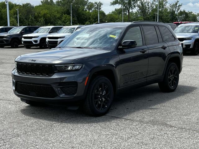 new 2024 Jeep Grand Cherokee car, priced at $45,914