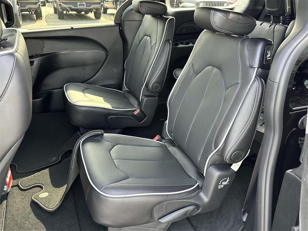 new 2026 Chrysler Pacifica car, priced at $52,233