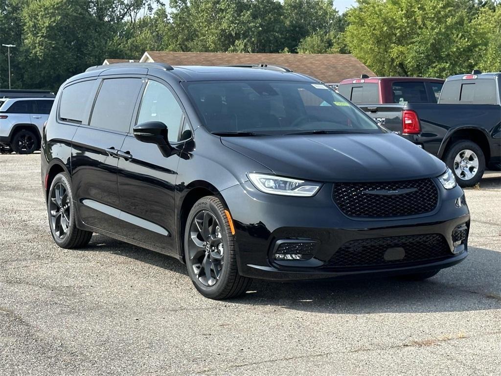 new 2026 Chrysler Pacifica car, priced at $52,233
