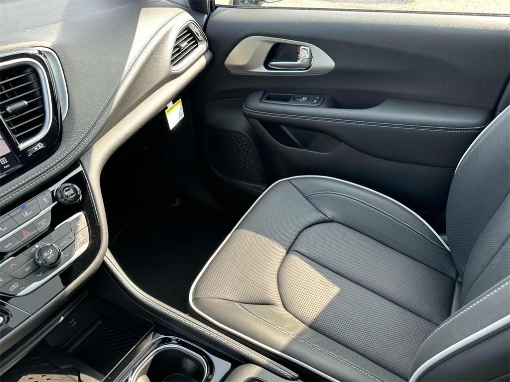 new 2026 Chrysler Pacifica car, priced at $52,233