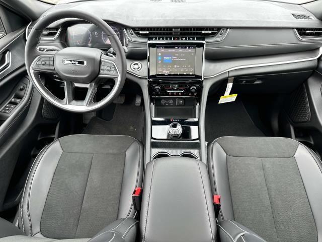new 2025 Jeep Grand Cherokee car, priced at $47,063