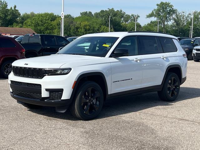 new 2024 Jeep Grand Cherokee L car, priced at $48,818