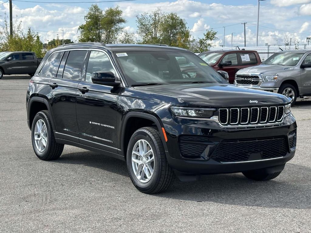 new 2025 Jeep Grand Cherokee car, priced at $43,406