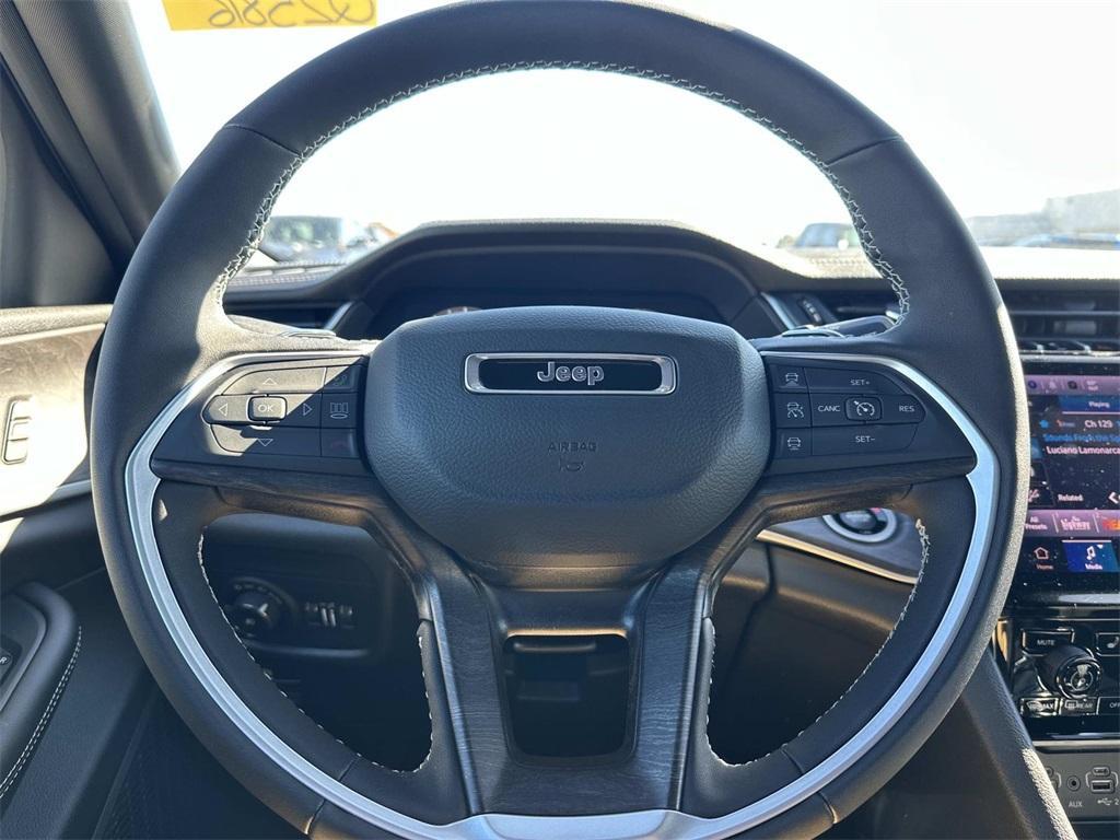 new 2025 Jeep Grand Cherokee car, priced at $46,331
