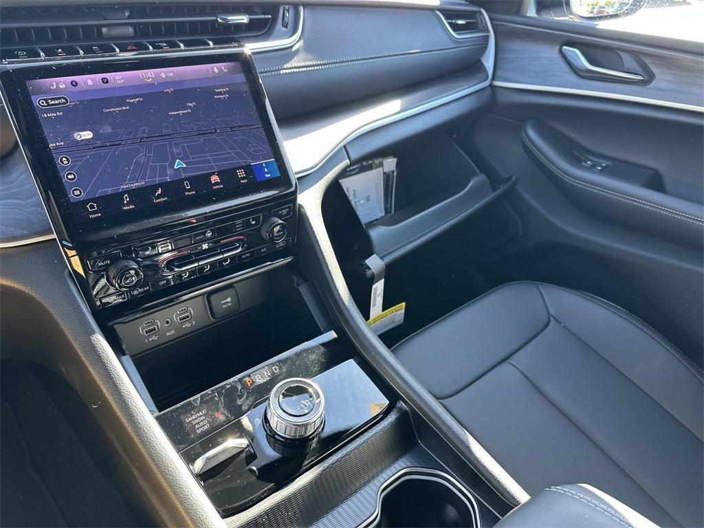 new 2025 Jeep Grand Cherokee car, priced at $46,331