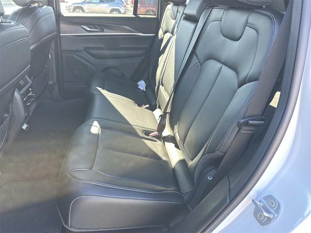 new 2025 Jeep Grand Cherokee car, priced at $46,331