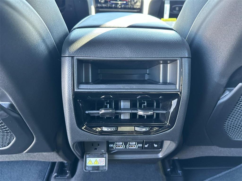 new 2025 Jeep Grand Cherokee car, priced at $46,331