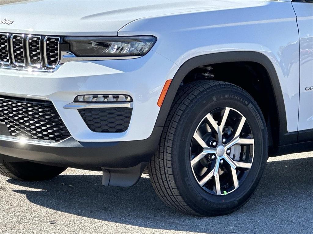 new 2025 Jeep Grand Cherokee car, priced at $46,331