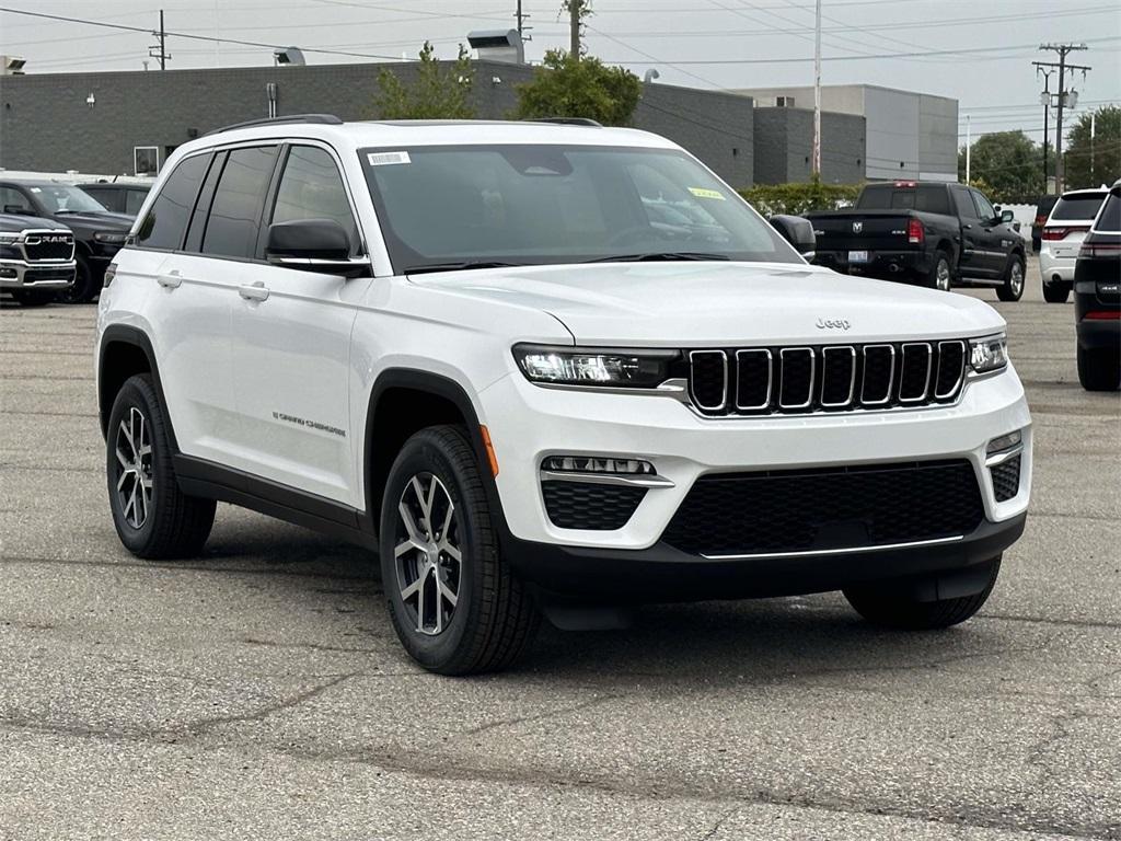 new 2025 Jeep Grand Cherokee car, priced at $48,594