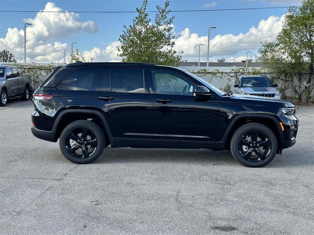 new 2025 Jeep Grand Cherokee car, priced at $51,583