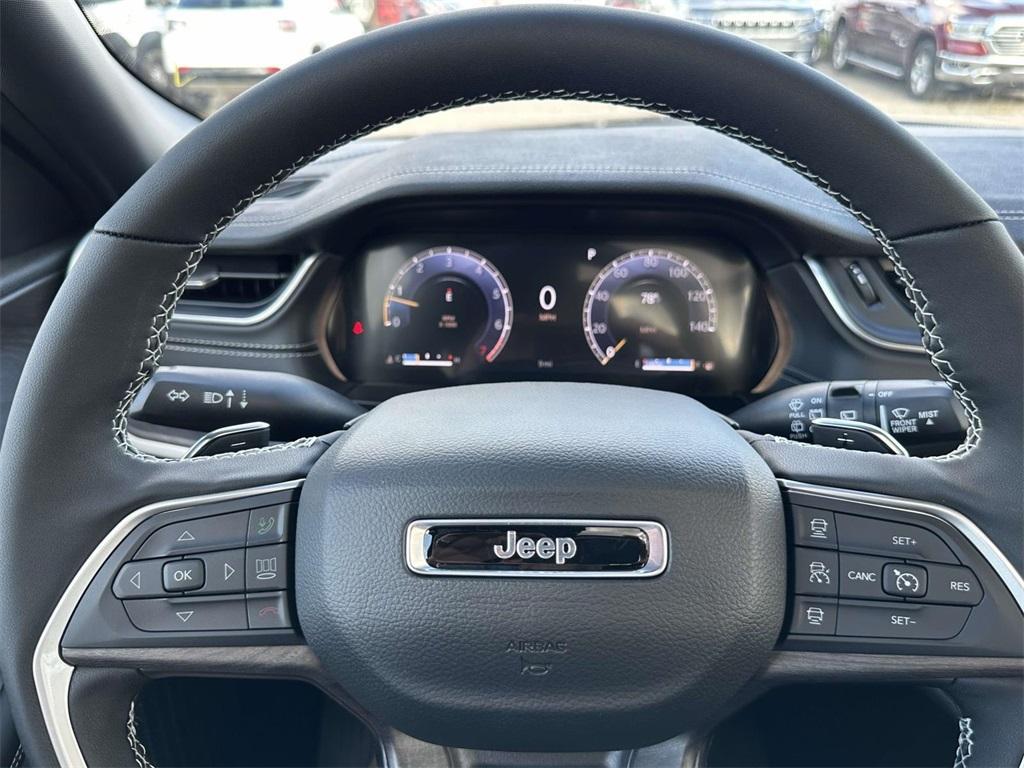 new 2025 Jeep Grand Cherokee car, priced at $51,583