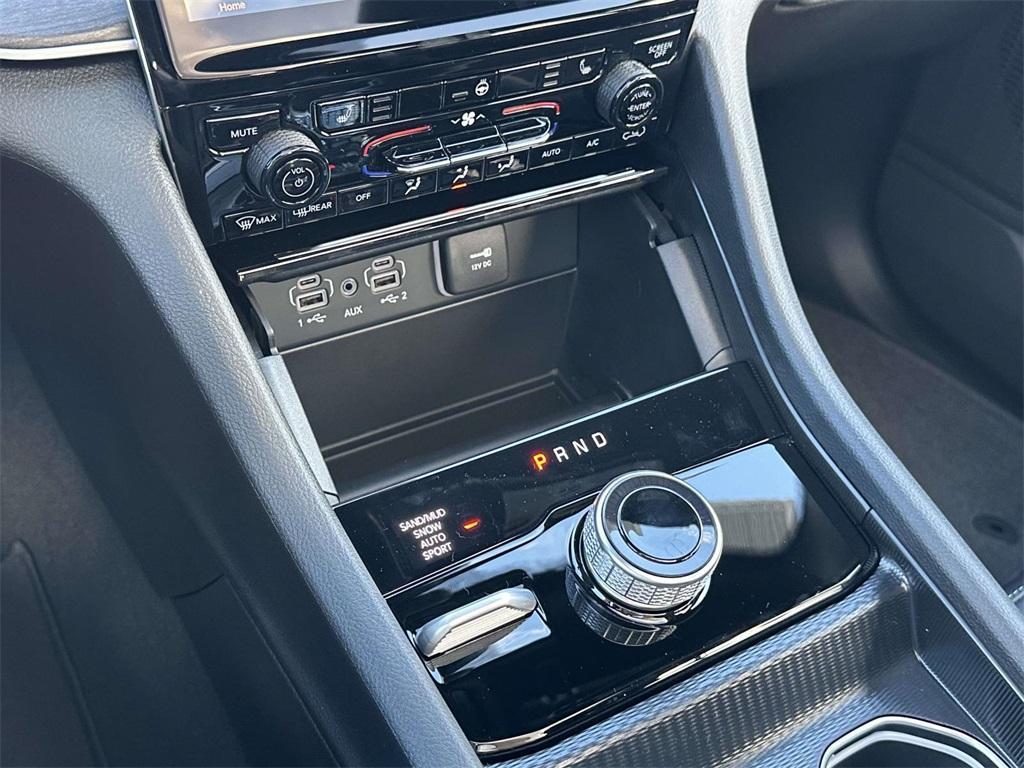 new 2025 Jeep Grand Cherokee car, priced at $51,583