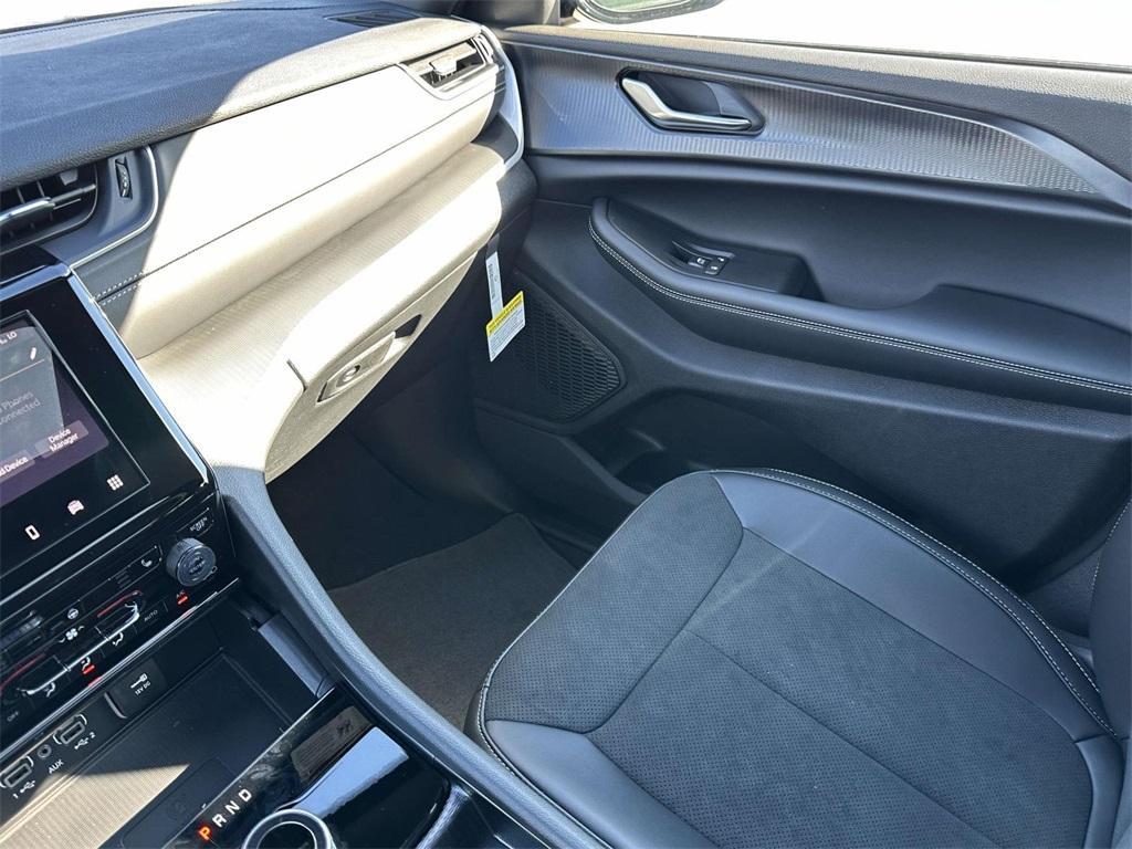 new 2025 Jeep Grand Cherokee L car, priced at $49,148