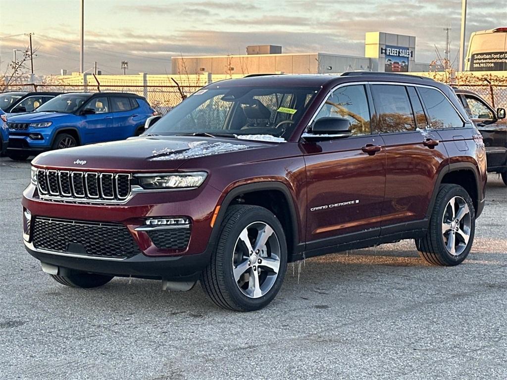 new 2025 Jeep Grand Cherokee car, priced at $51,493
