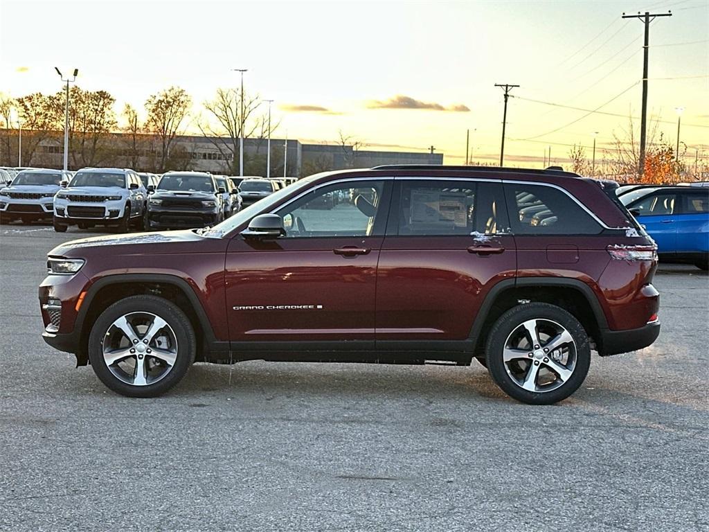 new 2025 Jeep Grand Cherokee car, priced at $51,493