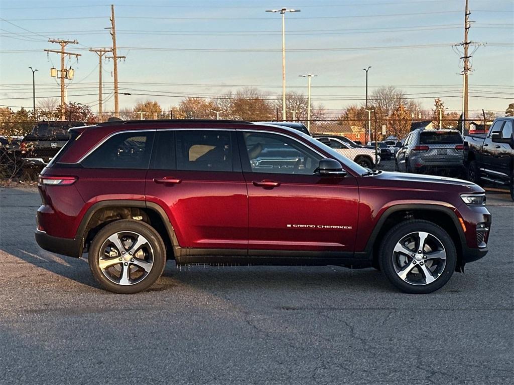 new 2025 Jeep Grand Cherokee car, priced at $51,493