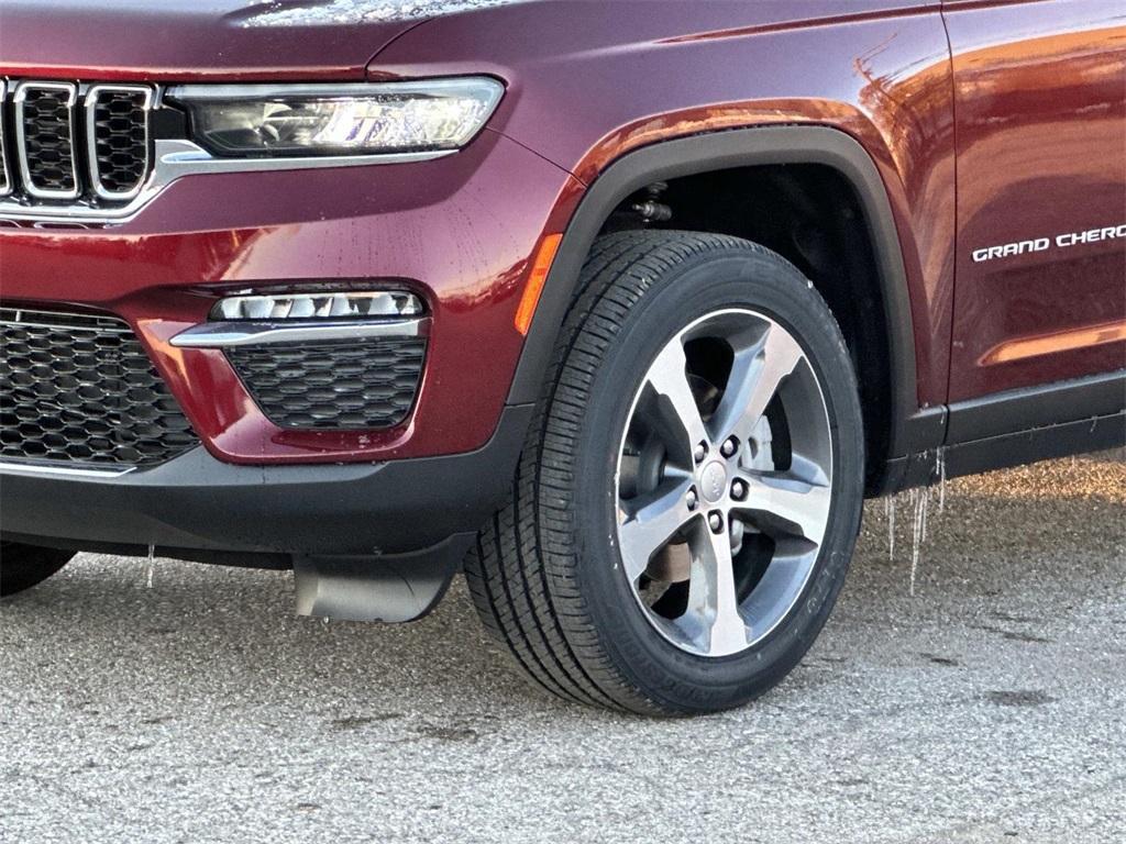 new 2025 Jeep Grand Cherokee car, priced at $51,493