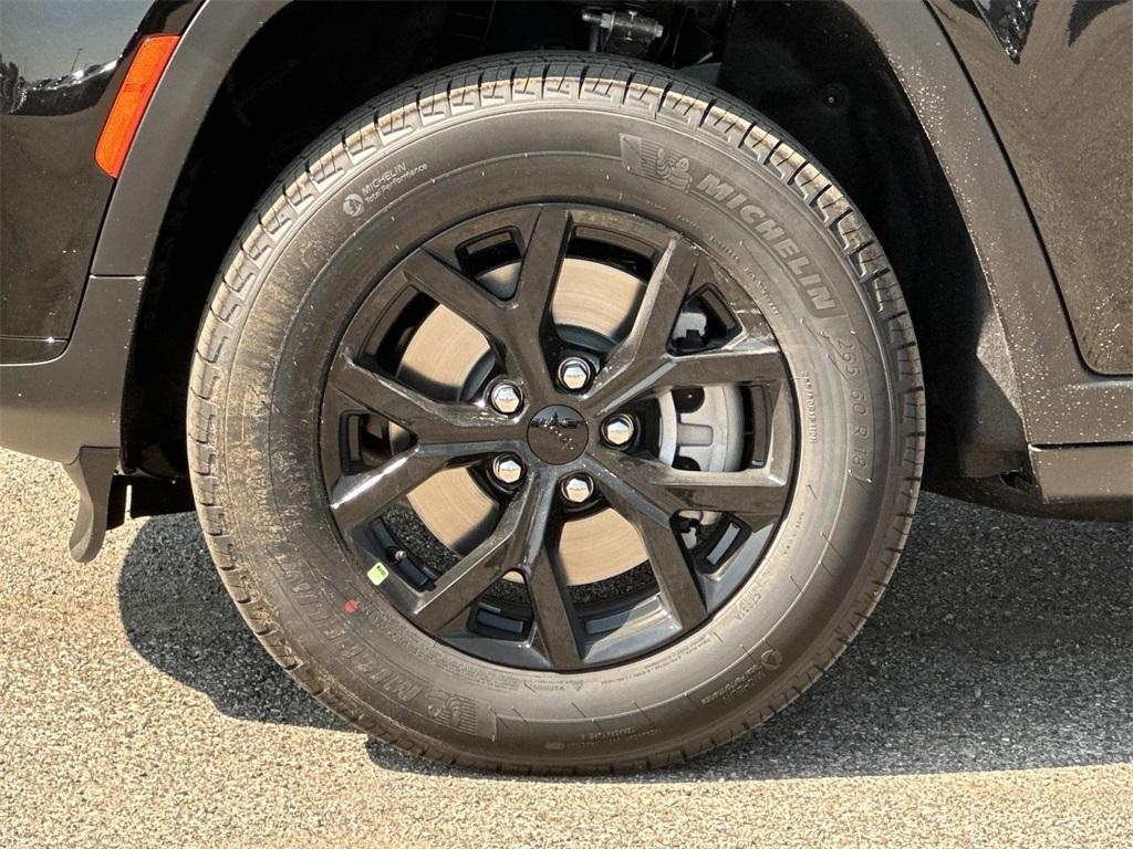 new 2025 Jeep Grand Cherokee L car, priced at $47,668