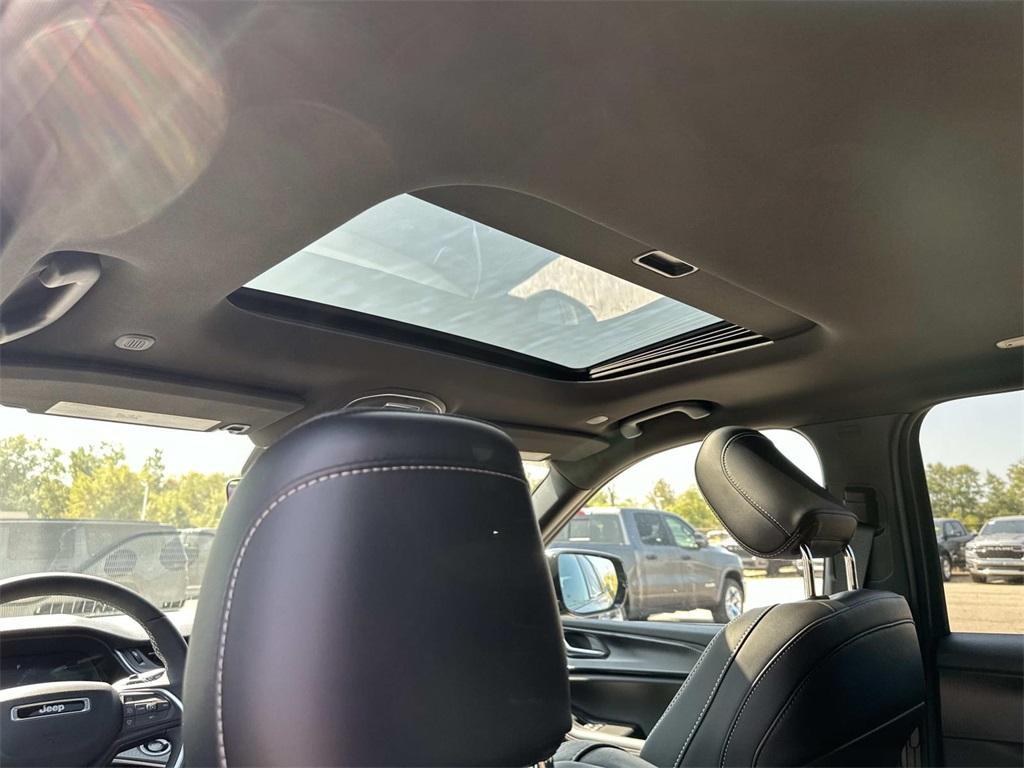 new 2025 Jeep Grand Cherokee L car, priced at $47,668