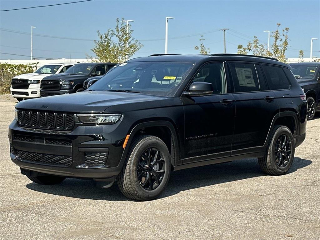 new 2025 Jeep Grand Cherokee L car, priced at $47,668