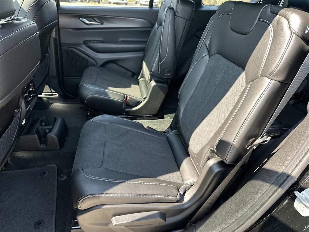 new 2025 Jeep Grand Cherokee L car, priced at $47,668