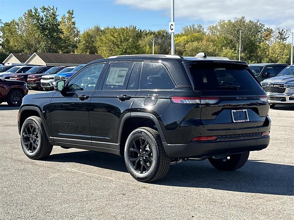new 2025 Jeep Grand Cherokee car, priced at $45,780