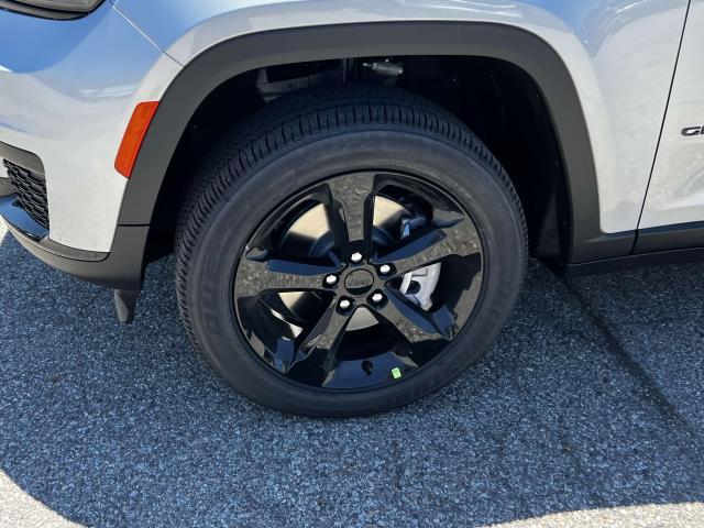 new 2024 Jeep Grand Cherokee L car, priced at $49,354