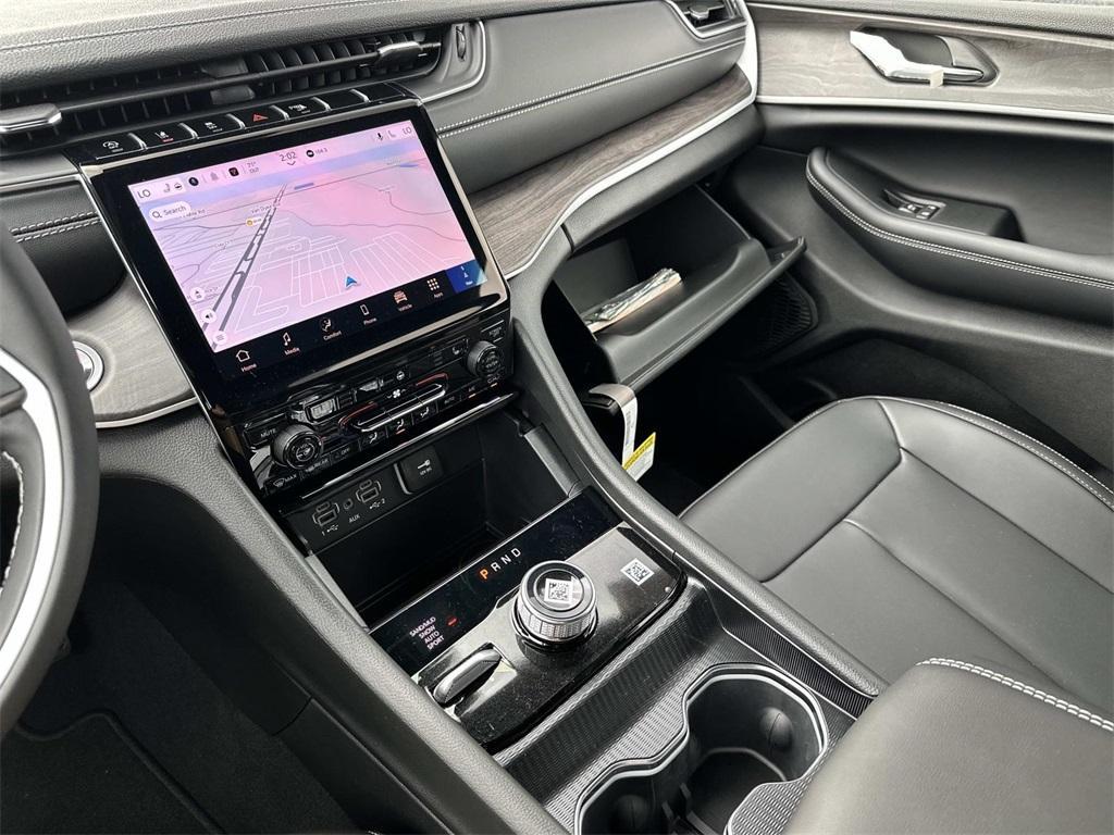 new 2025 Jeep Grand Cherokee car, priced at $46,867