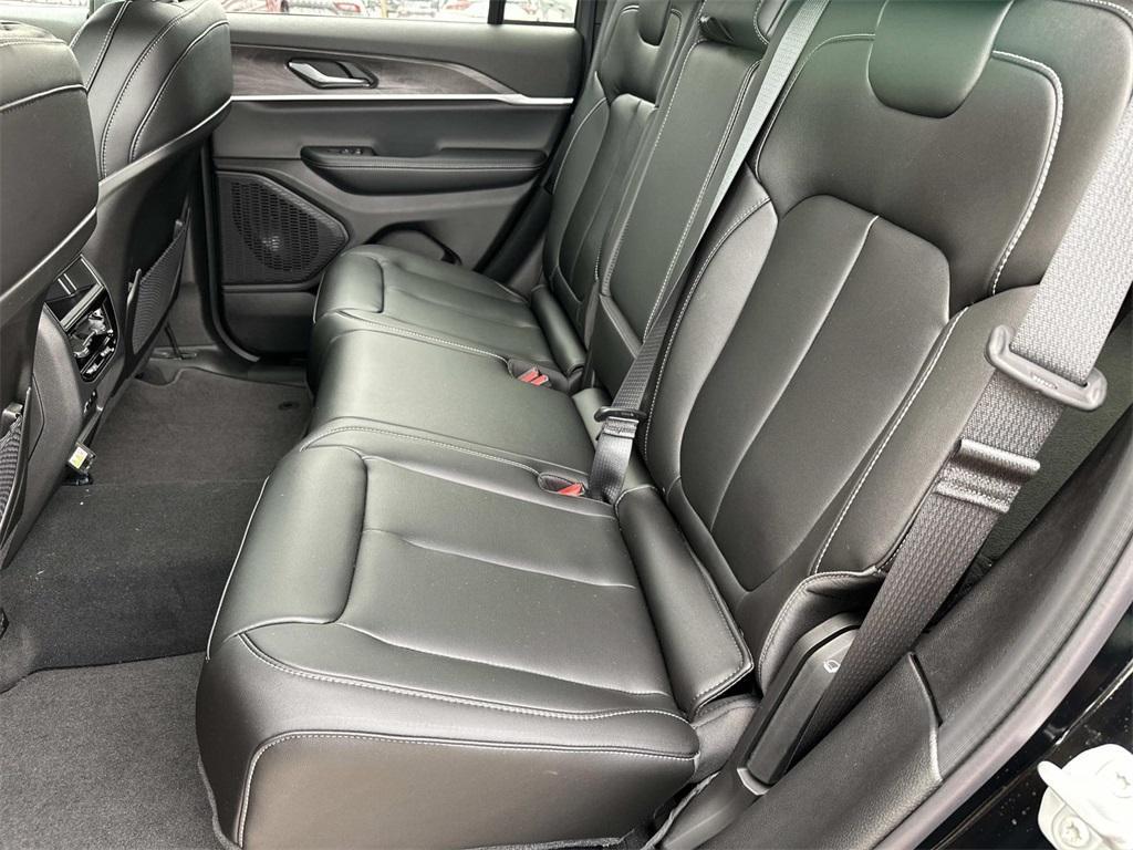 new 2025 Jeep Grand Cherokee car, priced at $46,867