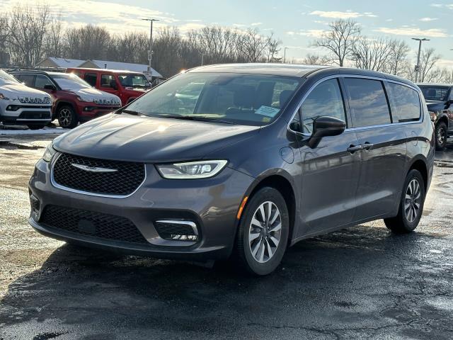 used 2022 Chrysler Pacifica Hybrid car, priced at $29,995