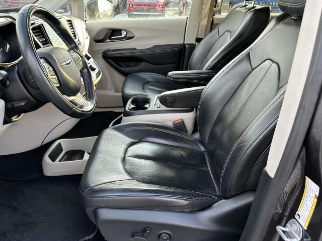 used 2022 Chrysler Pacifica Hybrid car, priced at $29,995