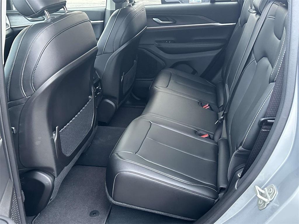 used 2023 Jeep Grand Cherokee car, priced at $32,679