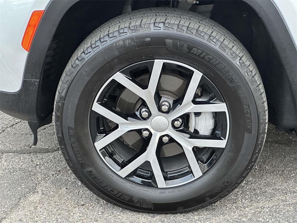 used 2023 Jeep Grand Cherokee car, priced at $32,679