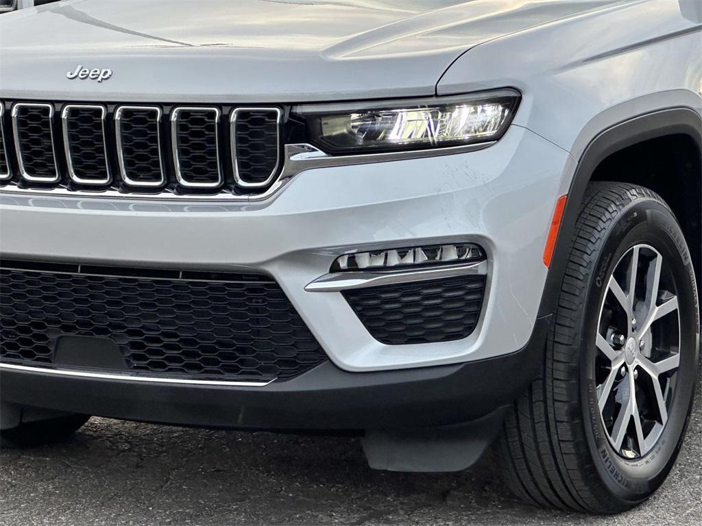 used 2023 Jeep Grand Cherokee car, priced at $32,679