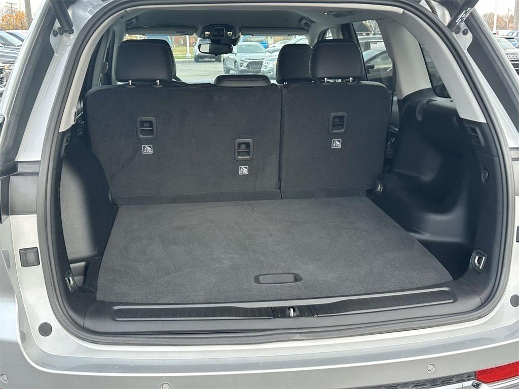 used 2023 Jeep Grand Cherokee car, priced at $32,679