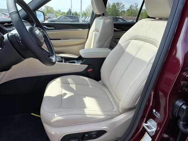 new 2025 Jeep Grand Cherokee car, priced at $52,966