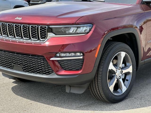 new 2025 Jeep Grand Cherokee car, priced at $52,966