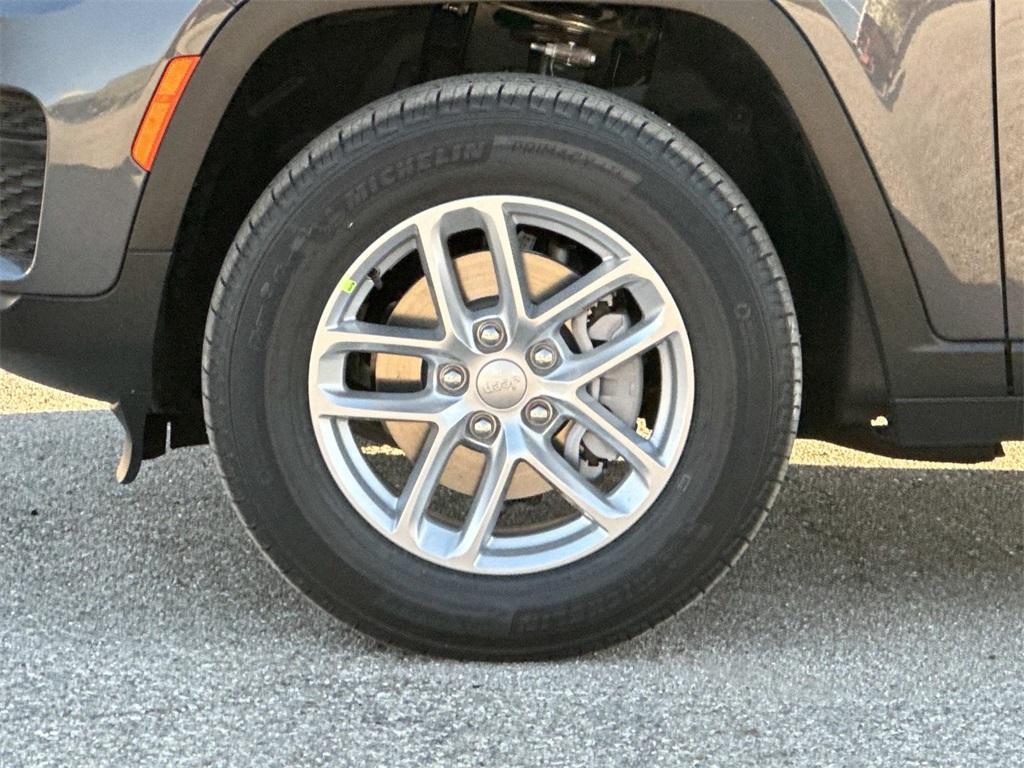 new 2025 Jeep Grand Cherokee car, priced at $43,406