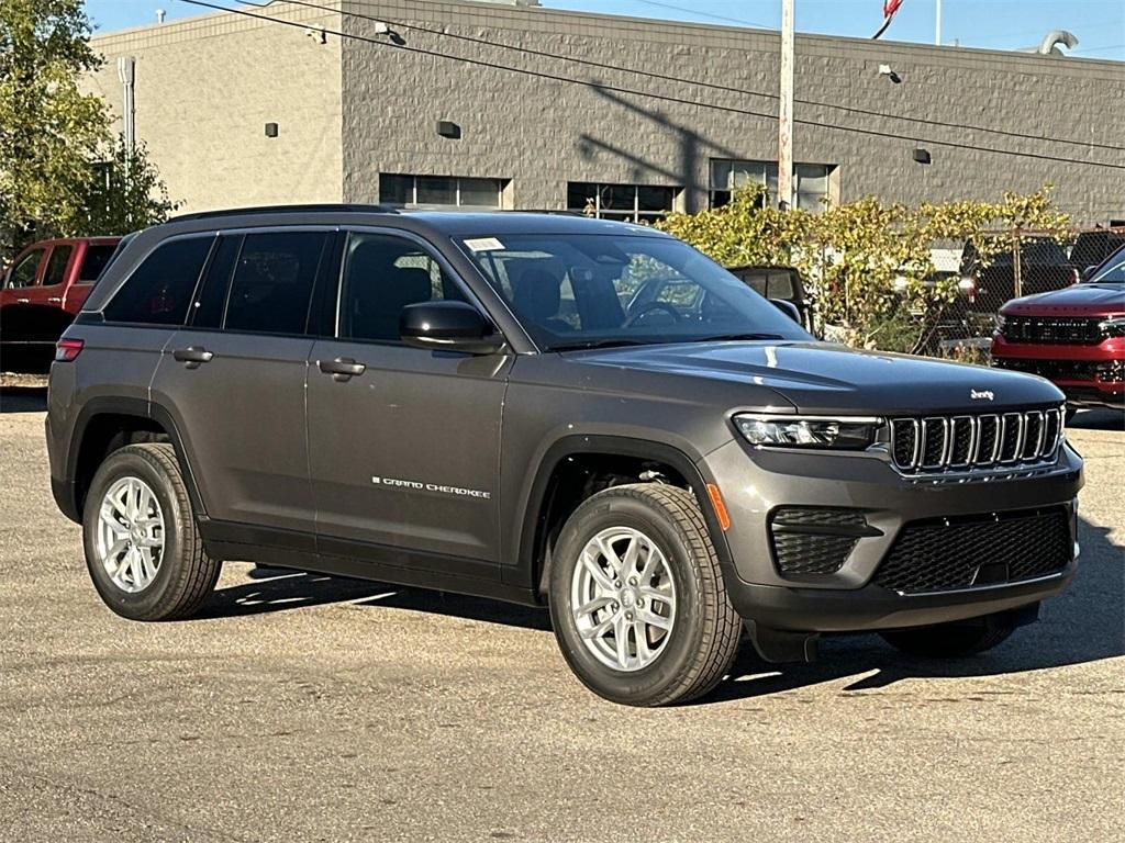 new 2025 Jeep Grand Cherokee car, priced at $43,406