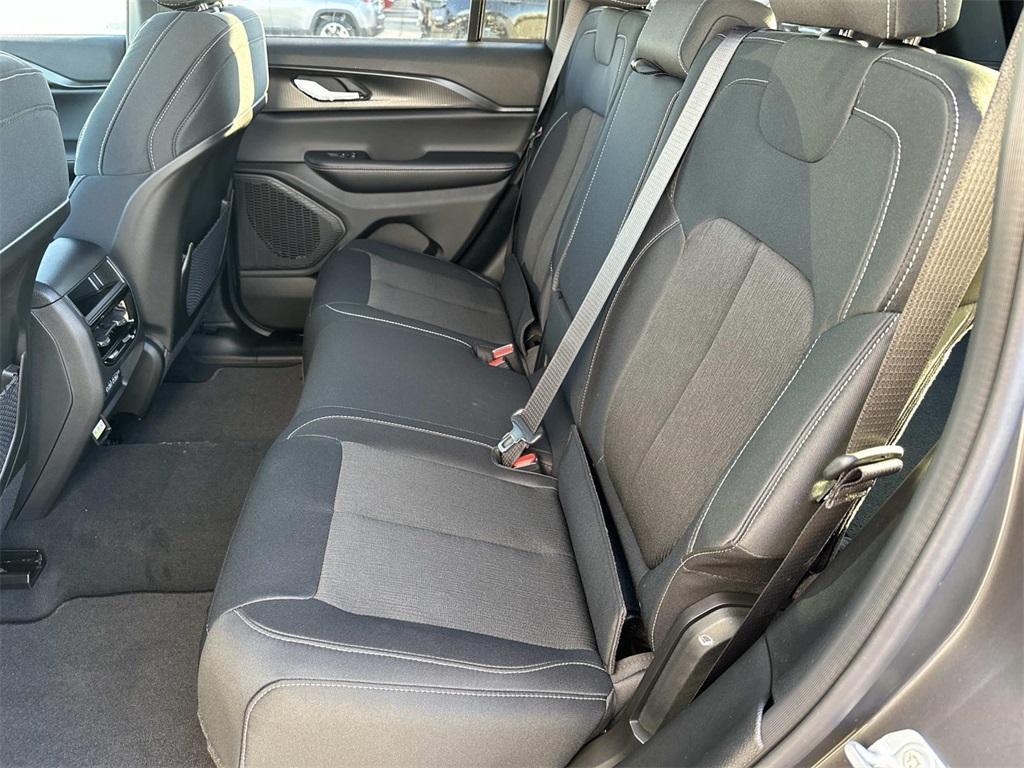 new 2025 Jeep Grand Cherokee car, priced at $43,406