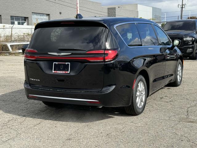 new 2025 Chrysler Pacifica car, priced at $43,276