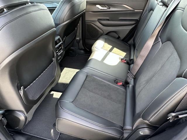 new 2025 Jeep Grand Cherokee car, priced at $46,527